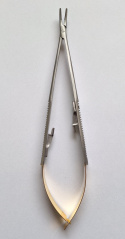 Igłotrzymacz CASTROVIEJO TC 18 cm Igłotrzymacz CASTROVIEJO TC 18 cm