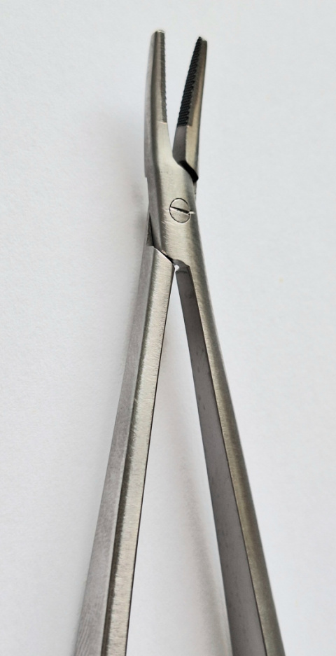 Igłotrzymacz CASTROVIEJO TC 18 cm Igłotrzymacz CASTROVIEJO TC 18 cm