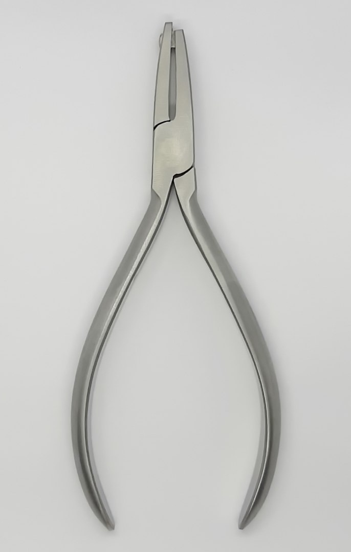 Orthodontic forceps for forming ligatures Orthodontic forceps for forming ligatures
