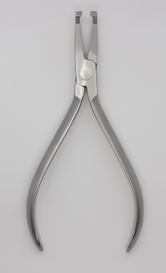 Orthodontic forceps for removing locks. Orthodontic forceps for removing locks.