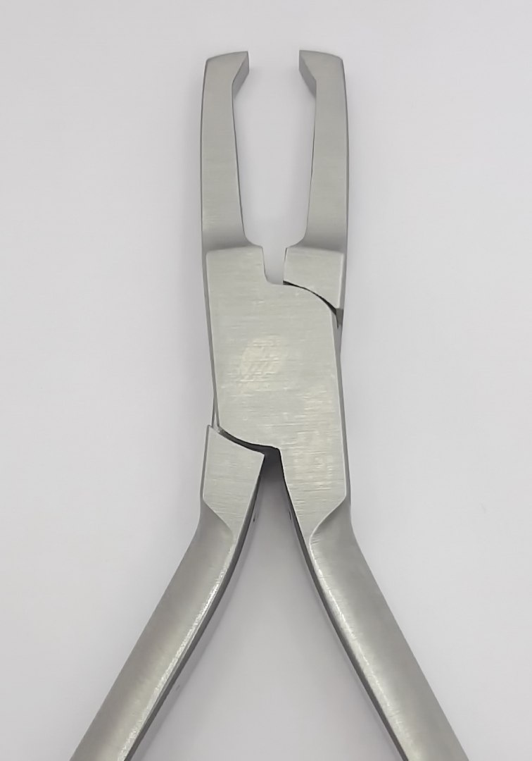 Orthodontic forceps for removing locks. Orthodontic forceps for removing locks.
