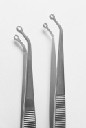 Pęseta mikrochirurgiczna z oczkiem, 15 cm