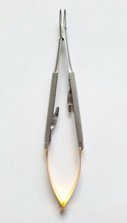 Igłotrzymacz Castroviejo TC, wygięty, dł. 14 cm.